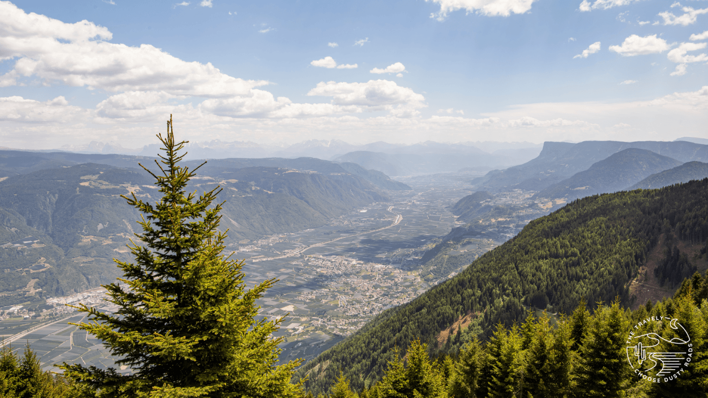 Ausblick vom Panoramaweg über das Etschtal