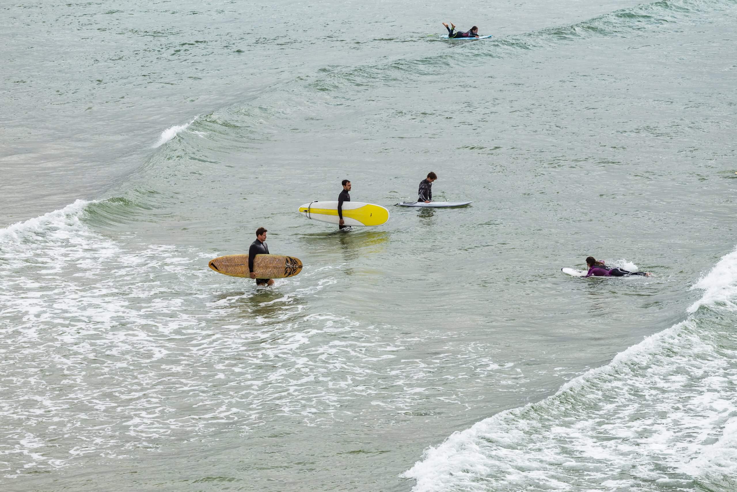 Surfer lieben die Strände rund um Byron Bay