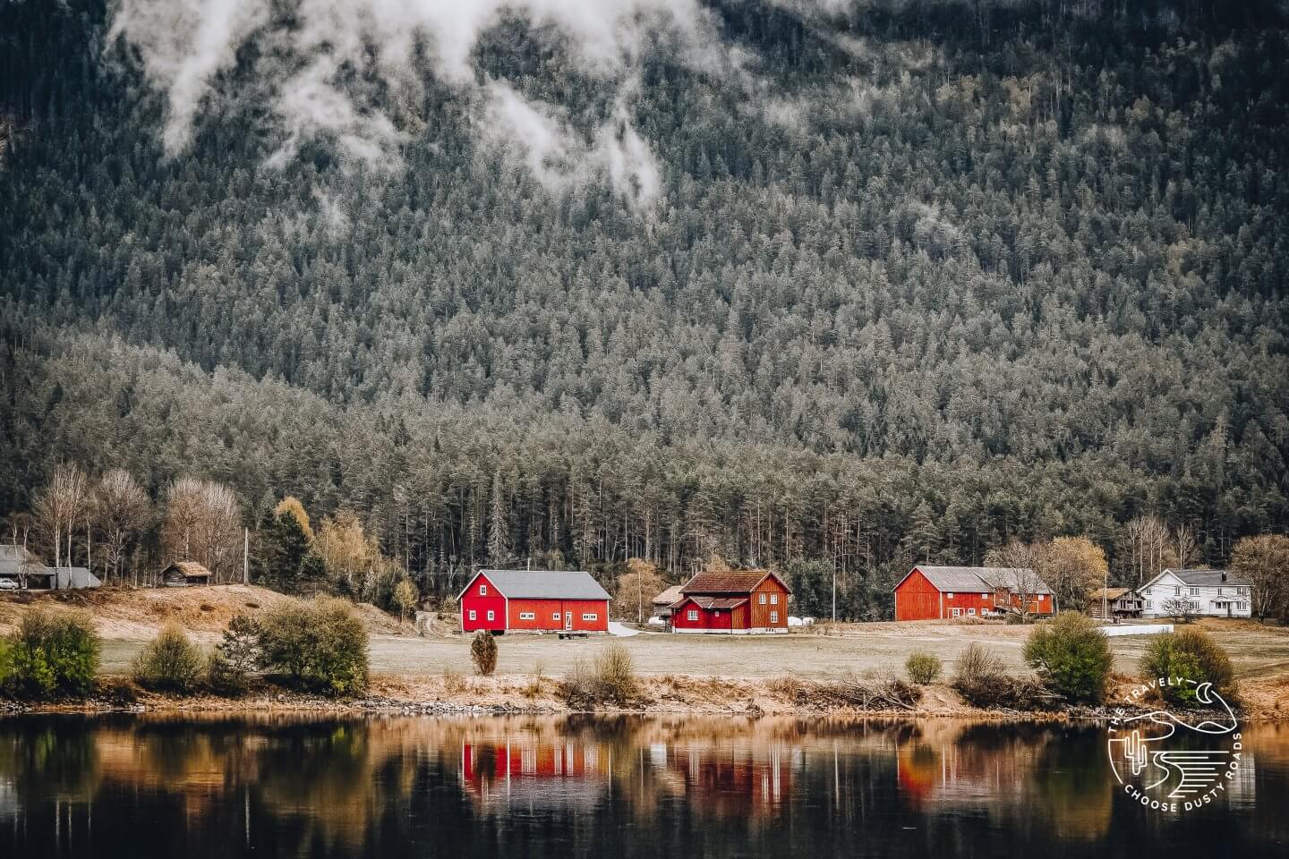 rote Häuschen am See - Willkommen in Skandinavien